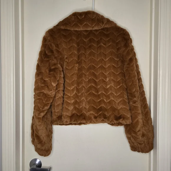 🎁NWT Band of the Free Val Faux Fur Chevron Jacket in Coco - Picture 6 of 6